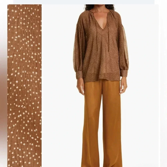 Vince Starry Dot Shirred Split Neck Blouse NWT size XS - Picture 2 of 8